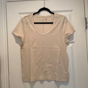 GAP Cream Short Sleeve Scoop Neck Tee